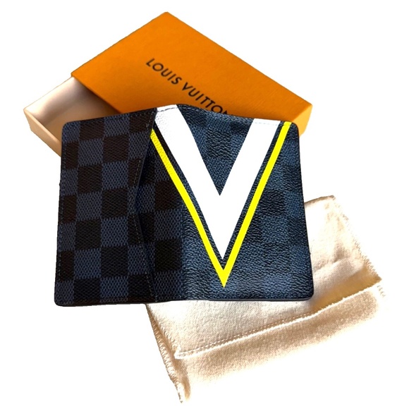 New Louis Vuitton Damier Cobalt America's Cup 2017 Pocket Org/Wallet RARE - Picture 1 of 10